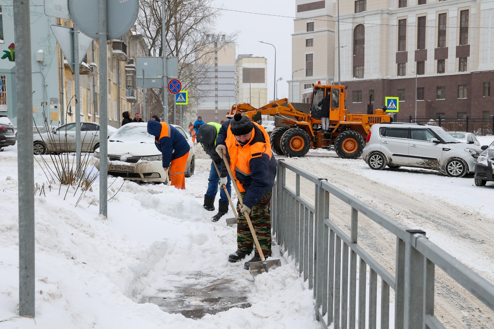 Качество работ по расчистке и уборке снега проверил в рамках инспекционного  объезда заместитель главы администрации Антон Максимов - Официальный сайт  администрации города Нижнего Новгорода