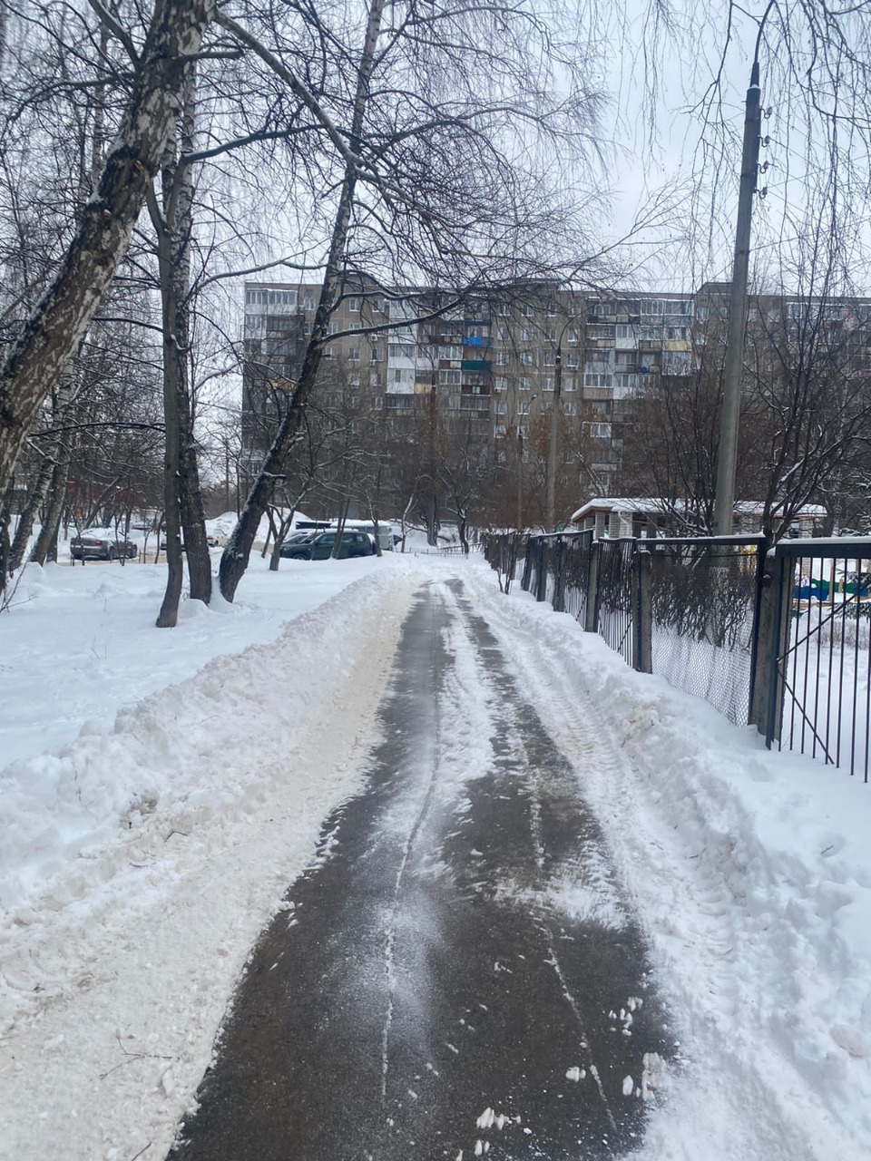 В связи с потеплением. Советский тротуар.