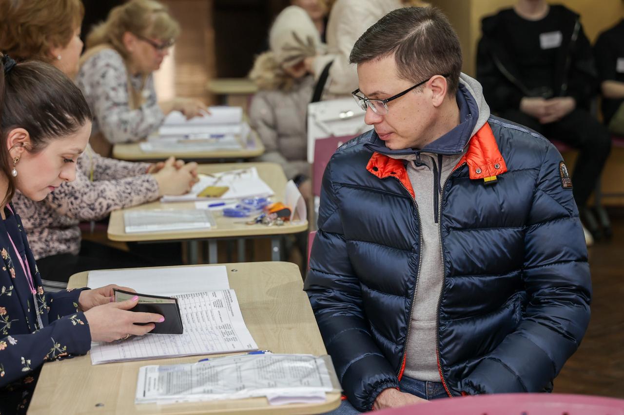 Глава Нижнего Новгорода Юрий Шалабаев проголосовал на выборах Президента РФ  - Официальный сайт администрации города Нижнего Новгорода