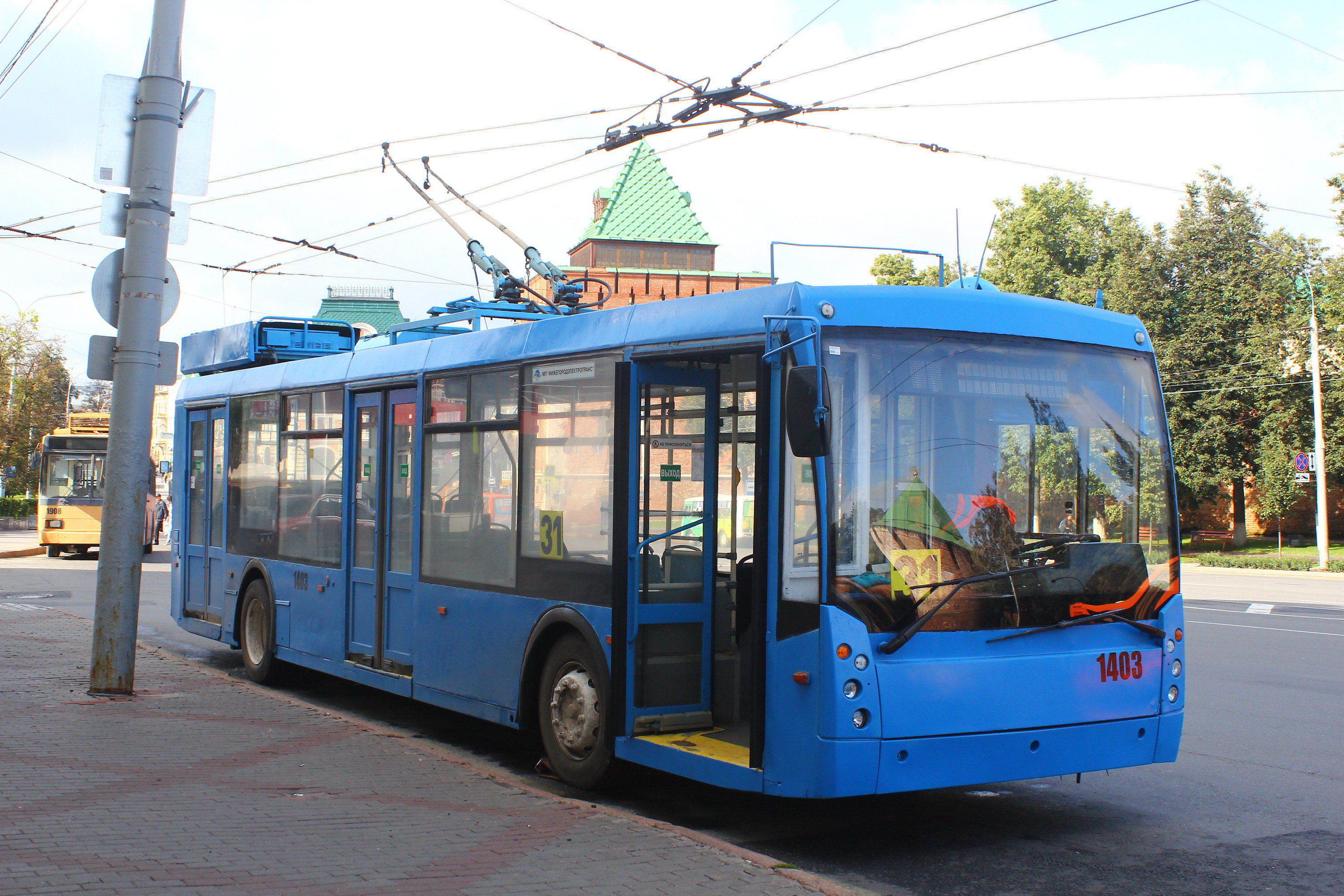 Транспорт в н новгороде. Троллейбусное депо Нижний Новгород. Троллейбус Нижний Новгород АКСМ. Новые троллейбусы в Нижнем Новгороде. Нижний Новгород троллейбус гармошка.