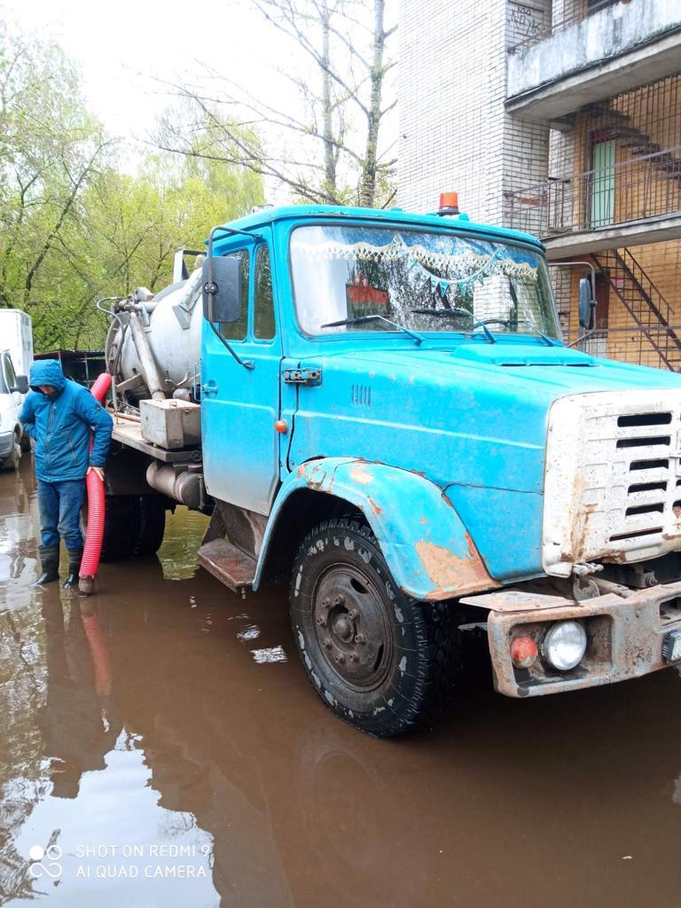 Коммунальщики откачивают воду с улиц Нижнего Новгорода после дождливых  выходных | 11.05.2022 | Нижний Новгород - БезФормата