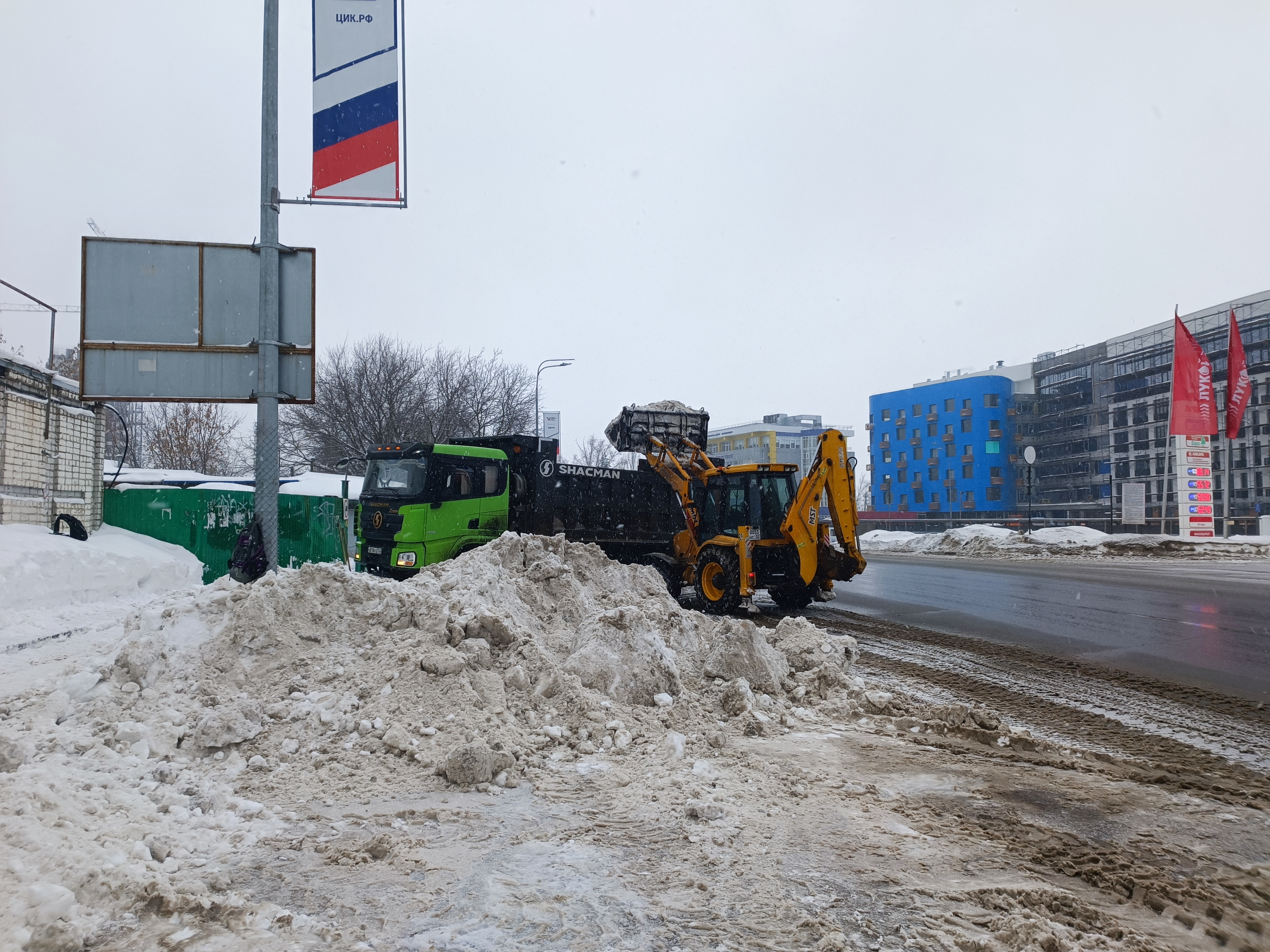 60 тысяч самосвалов снега вывезено в Нижнем Новгороде с начала зимы -  Официальный сайт администрации города Нижнего Новгорода