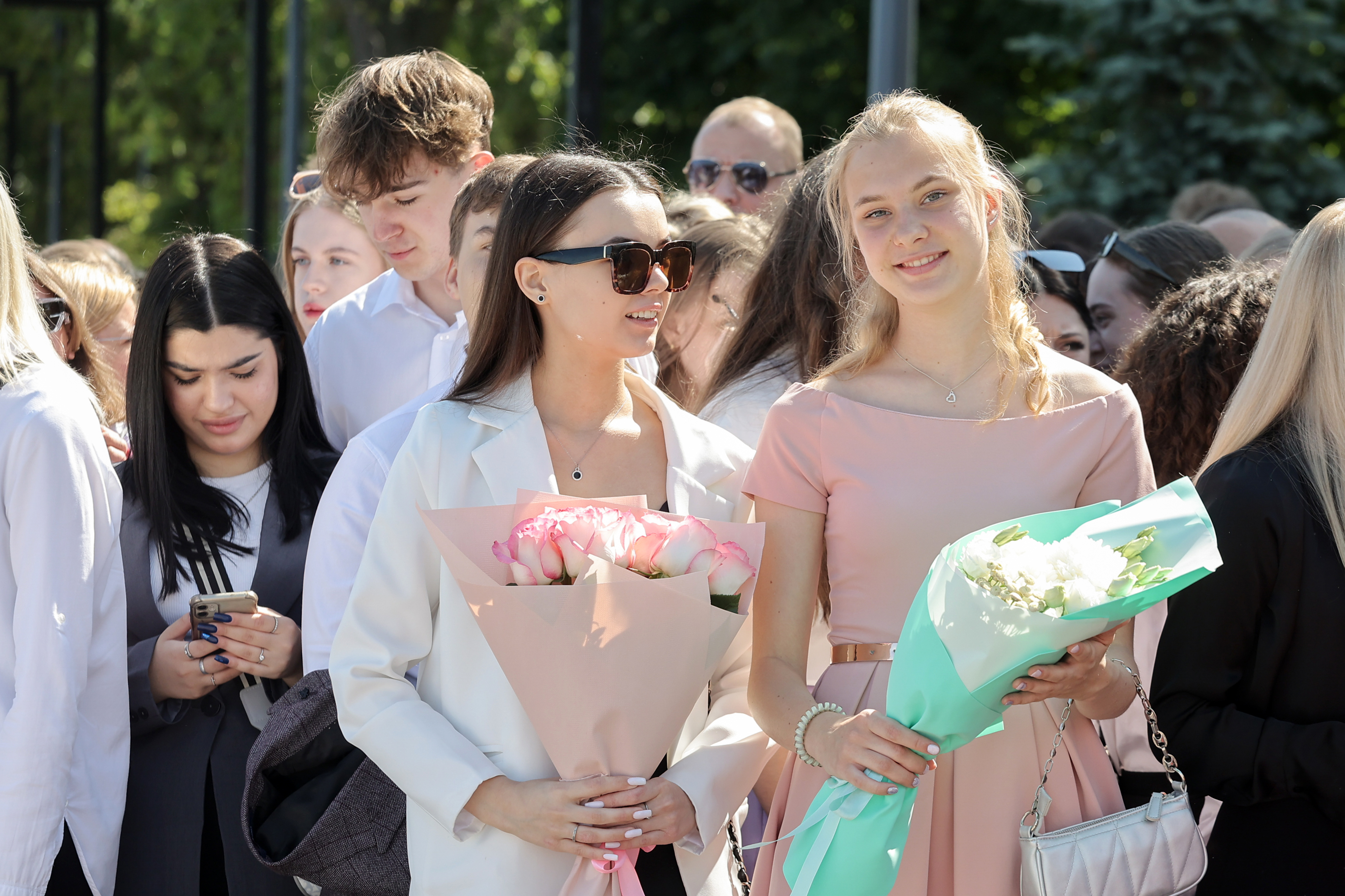 Глава города Юрий Шалабаев поздравил 766 отличников с окончанием школы |  27.06.2023 | Нижний Новгород - БезФормата