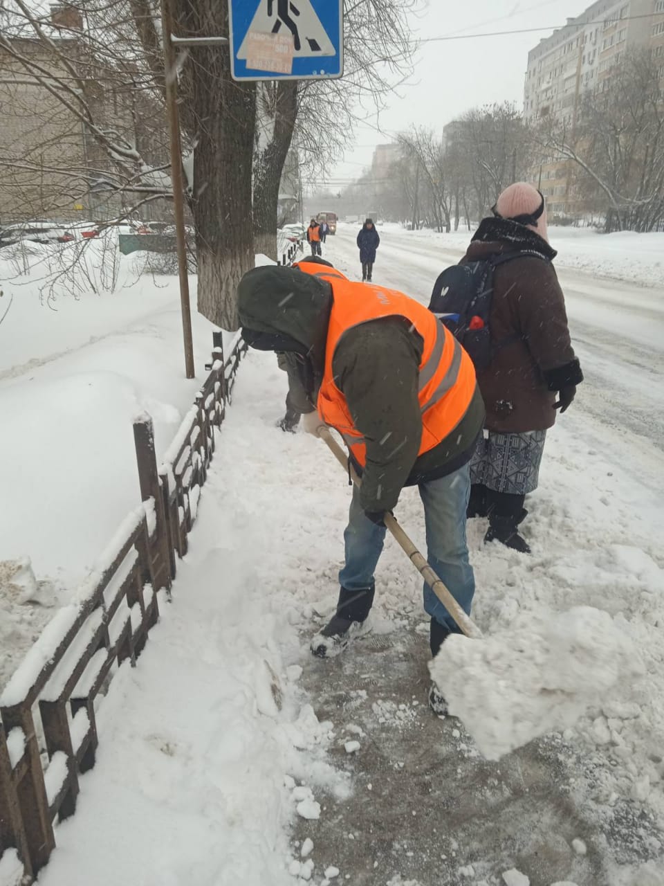 Максимальное количество коммунальной техники и рабочих задействовано в  уборке снега во всех районах Нижнего Новгорода | 19.01.2024 | Нижний  Новгород - БезФормата