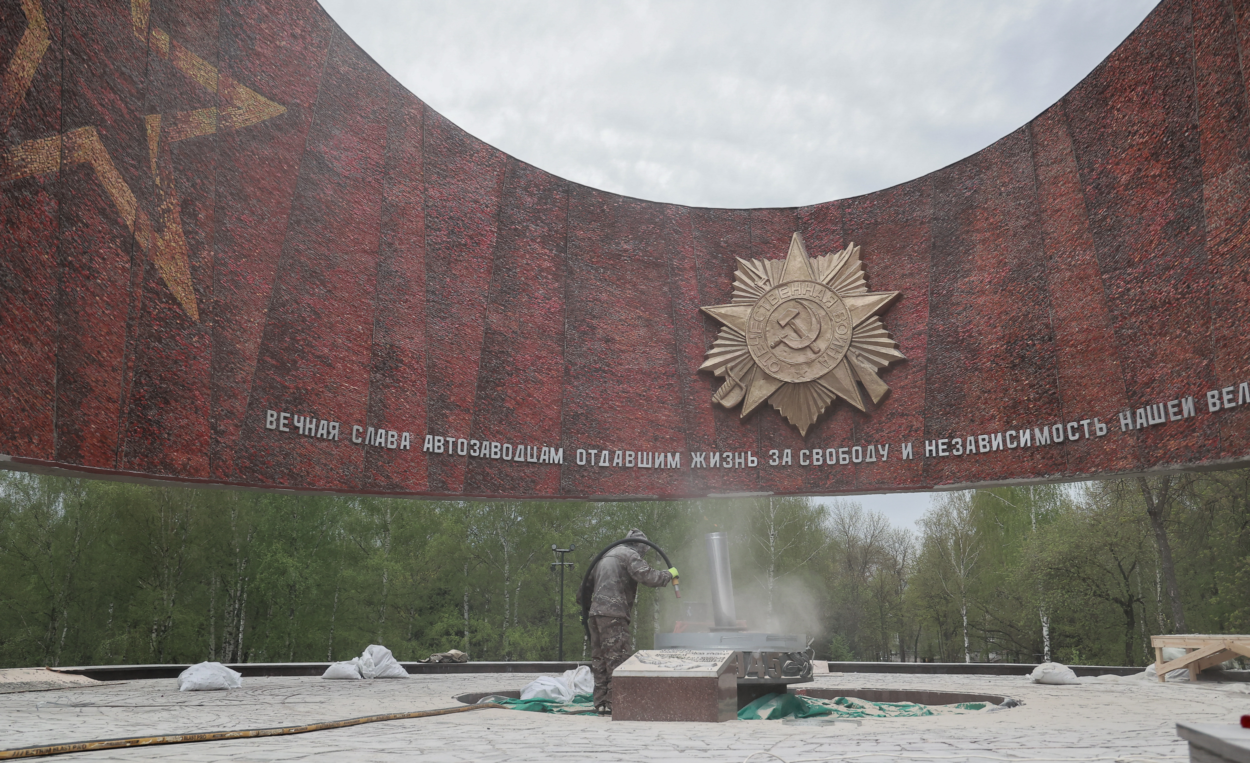 Памятники героям Великой Отечественной войны ремонтируют и чистят в Нижнем  Новгороде - Официальный сайт администрации города Нижнего Новгорода